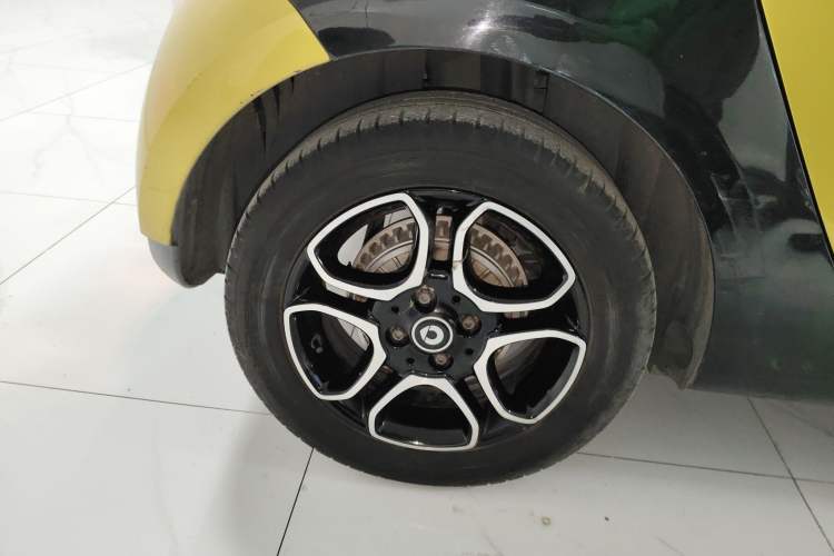 Used smart forfour 2016 0.9T 66 kW Pioneer Edition Exterior 8