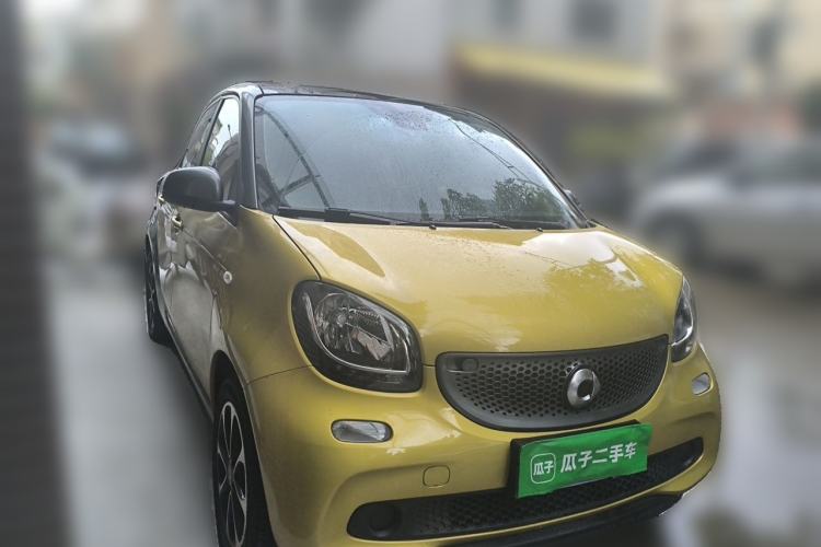 Used smart forfour 2016 1.0L 52 kW Passion Edition Front Right 45 Deg