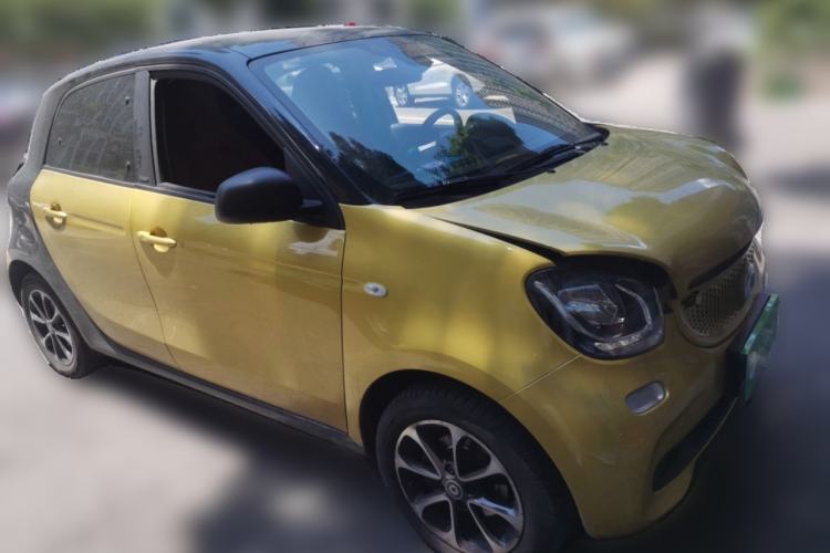 Used smart forfour 2016 1.0L 52 kW Passion Edition Front Right 45 Deg