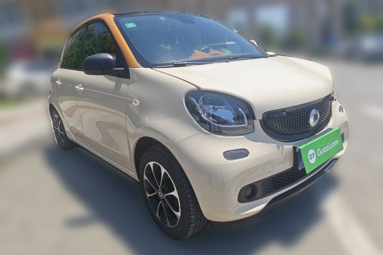 Used smart forfour 2016 1.0L 52 kW Passion Edition Front Right 45 Deg