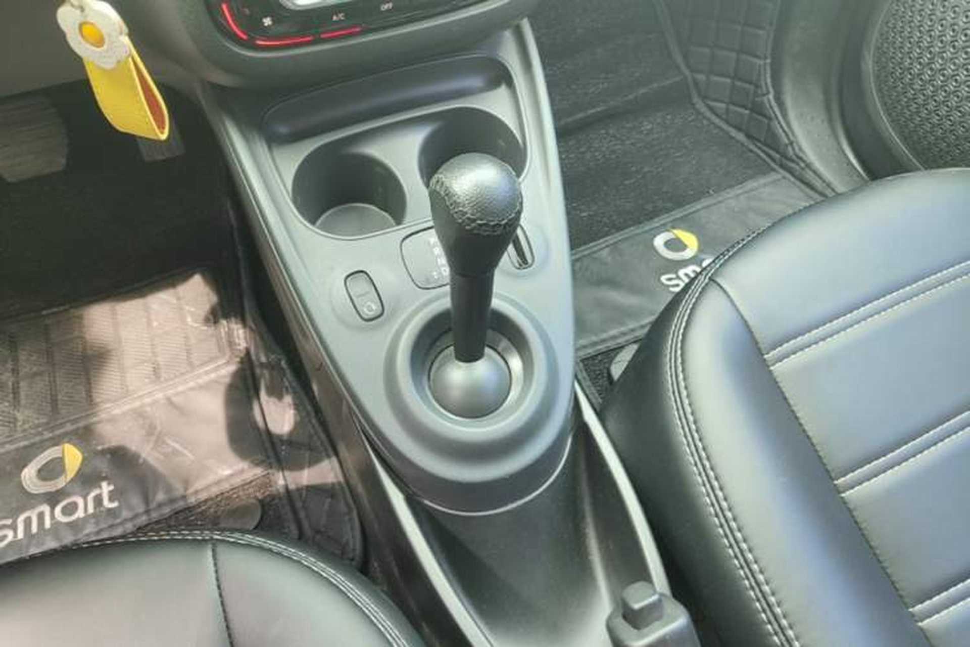 Used smart forfour 2016 1.0L 52 kW Dynamic Edition Gear Lever