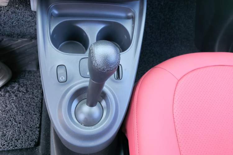 Used smart forfour 2016 1.0L 52 kW Passion Edition Gear Lever