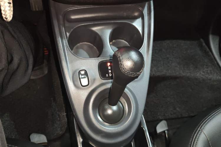 Used smart forfour 2016 1.0L 52 kW Dynamic Edition Gear Lever