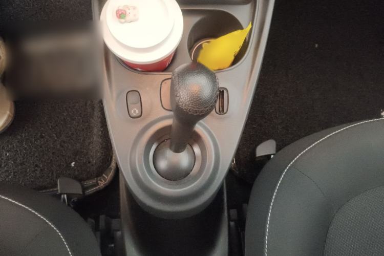Used smart forfour 2016 1.0L 52 kW Passion Edition Gear Lever