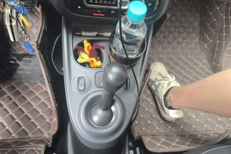 Used smart forfour 2016 1.0L 52 kW Passion Edition Gear Lever