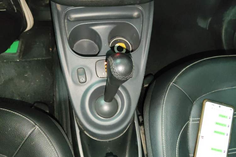 Used smart forfour 2016 0.9T 66 kW Pioneer Edition Gear Lever