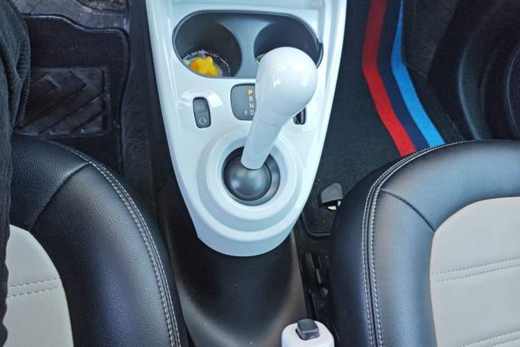 Used smart forfour 2016 1.0L 52 kW Passion Edition Gear Lever