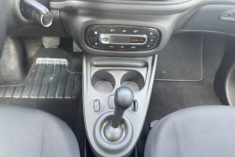 Used smart forfour 2016 1.0L 52 kW Dynamic Edition Gear Lever