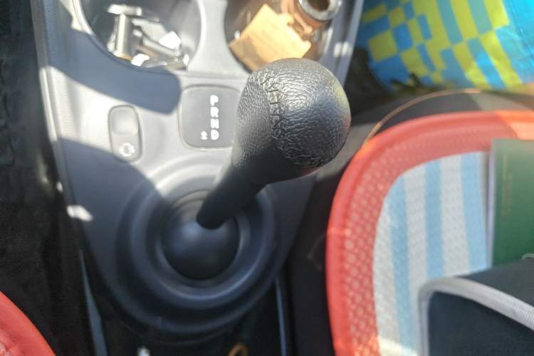 Used smart forfour 2016 1.0L 52 kW Passion Edition Gear Lever
