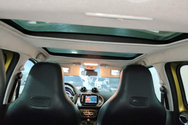 Used smart forfour 2016 0.9T 66 kW Pioneer Edition Headliner
