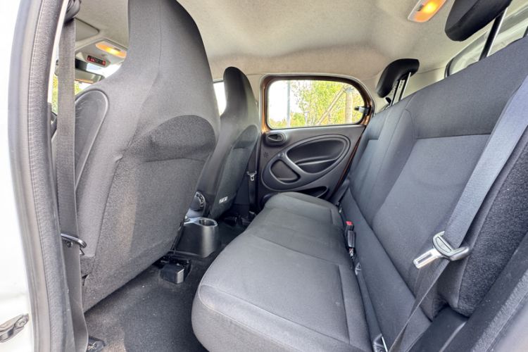 Used smart forfour 2016 1.0L 52 kW Dynamic Edition Headliner