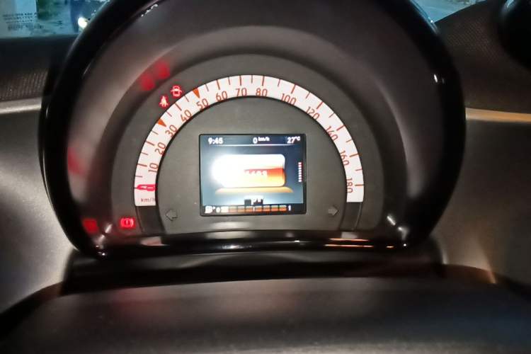 Used smart forfour 2016 1.0L 52 kW Dynamic Edition Instrument Cluster