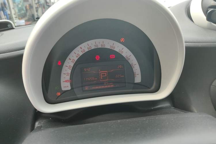 Used smart forfour 2016 1.0L 52 kW Dynamic Edition Instrument Cluster