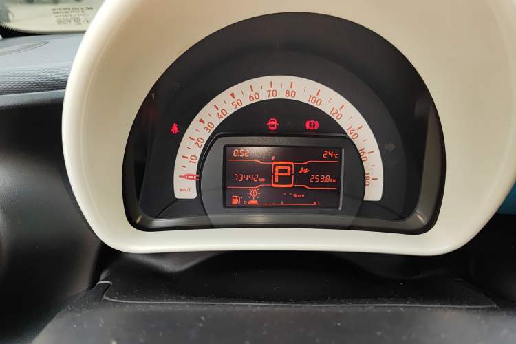 Used smart forfour 2016 1.0L 52 kW Dynamic Edition Instrument Cluster