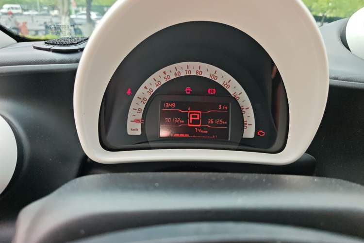Used smart forfour 2016 1.0L 52 kW Dynamic Edition Instrument Cluster