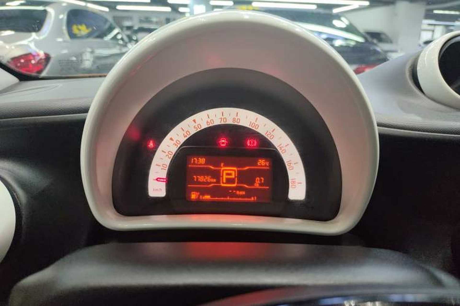 Used smart forfour 2016 1.0L 52 kW Dynamic Edition Instrument Cluster
