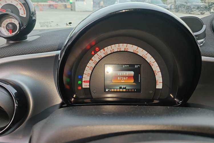 Used smart forfour 2016 0.9T 66 kW Pioneer Edition Instrument Cluster