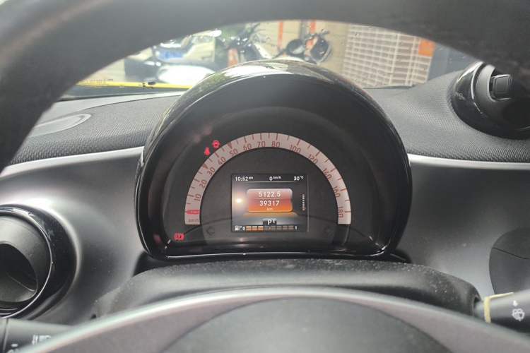 Used smart forfour 2016 1.0L 52 kW Passion Edition Instrument Cluster