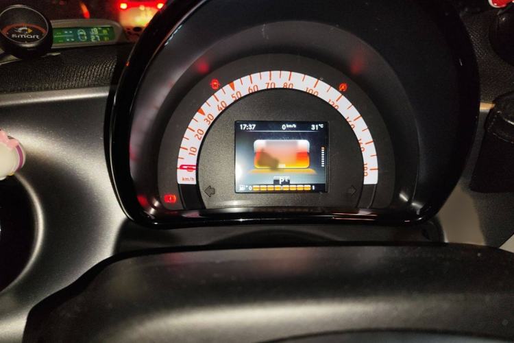 Used smart forfour 2016 1.0L 52 kW Passion Edition Instrument Cluster