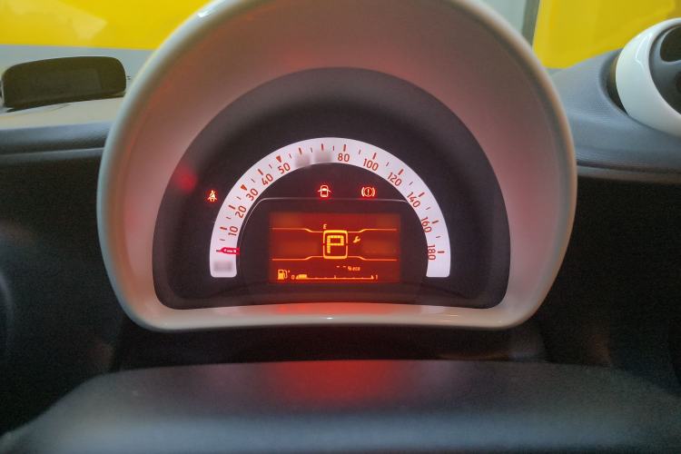 Used smart forfour 2016 1.0L 52 kW Dynamic Edition Instrument Cluster