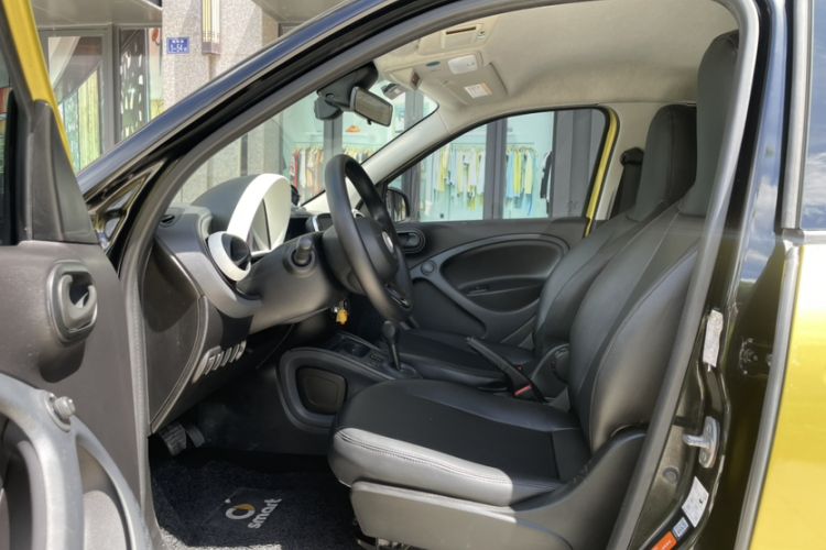 Used smart forfour 2016 1.0L 52 kW Dynamic Edition Interior 1