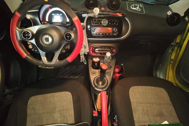 Used smart forfour 2016 1.0L 52 kW Passion Edition Interior 2