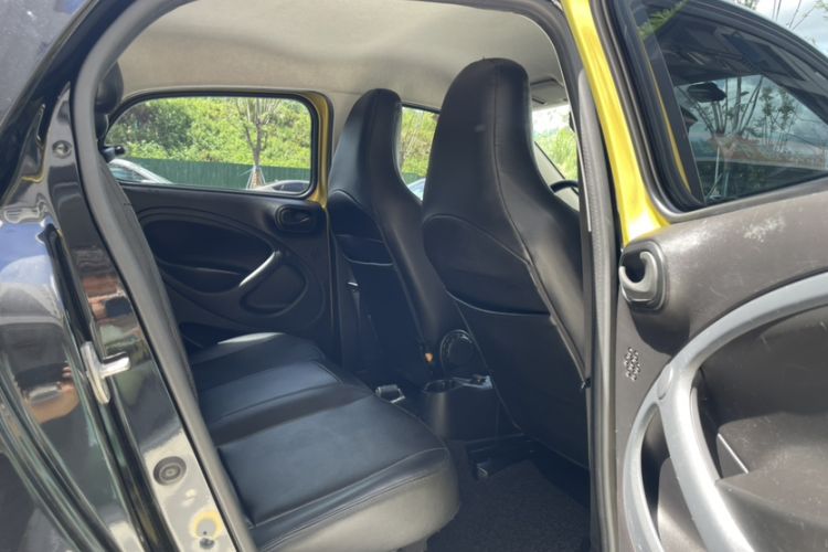 Used smart forfour 2016 1.0L 52 kW Dynamic Edition Interior 5