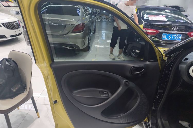 Used smart forfour 2016 1.0L 52 kW Dynamic Edition Interior 7