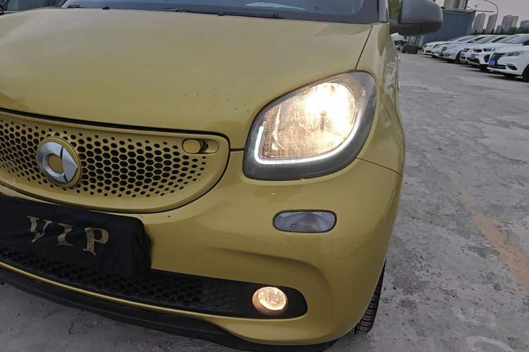 Used smart forfour 2016 0.9T 66 kW Pioneer Edition Left Front Headlight
