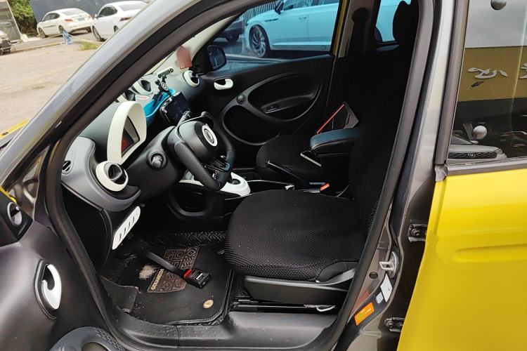 Used smart forfour 2016 1.0L 52 kW Dynamic Edition Left Front Seat