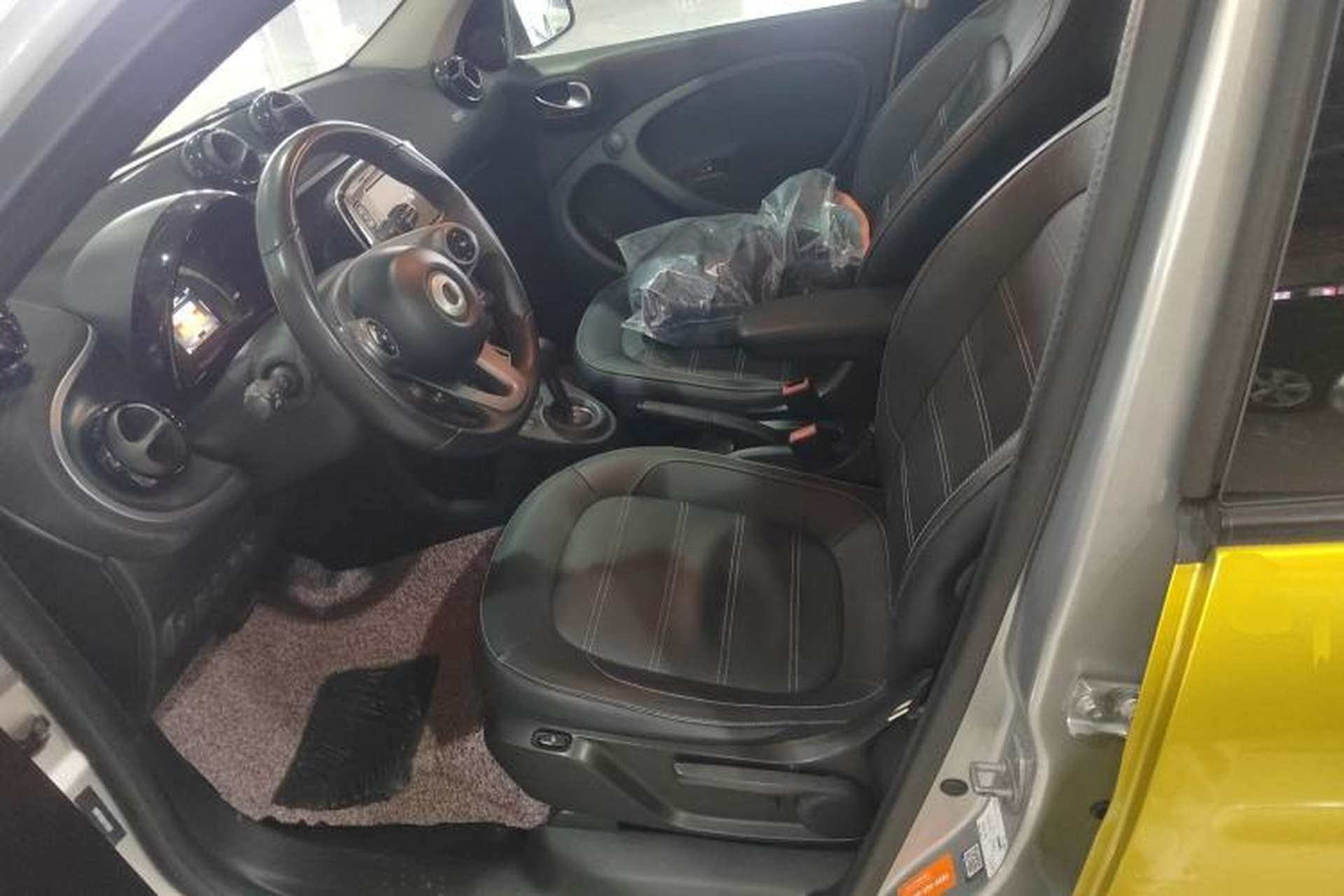 Used smart forfour 2016 0.9T 66 kW Pioneer Edition Left Front Seat