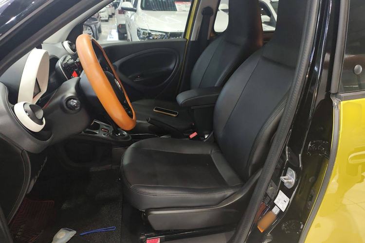 Used smart forfour 2016 1.0L 52 kW Dynamic Edition Left Front Seat