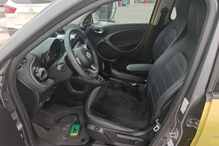 Used smart forfour 2016 0.9T 66 kW Pioneer Edition Left Front Seat