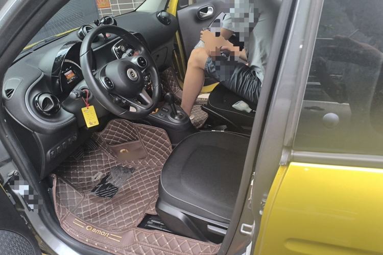 Used smart forfour 2016 1.0L 52 kW Passion Edition Left Front Seat