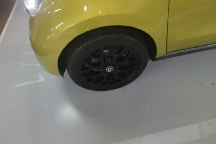 Used smart forfour 2016 0.9T 66 kW Special Edition Left Front Wheel Hub