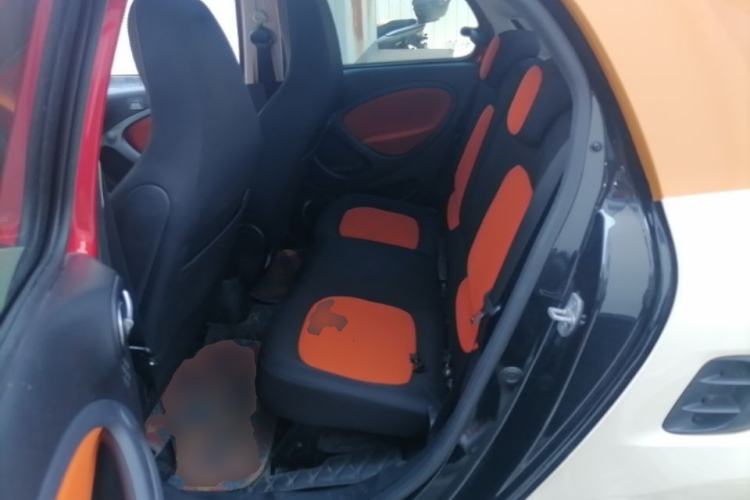 Used smart forfour 2016 1.0L 52 kW Passion Edition Left Rear Seat