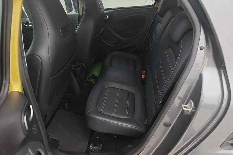 Used smart forfour 2016 0.9T 66 kW Pioneer Edition Left Rear Seat