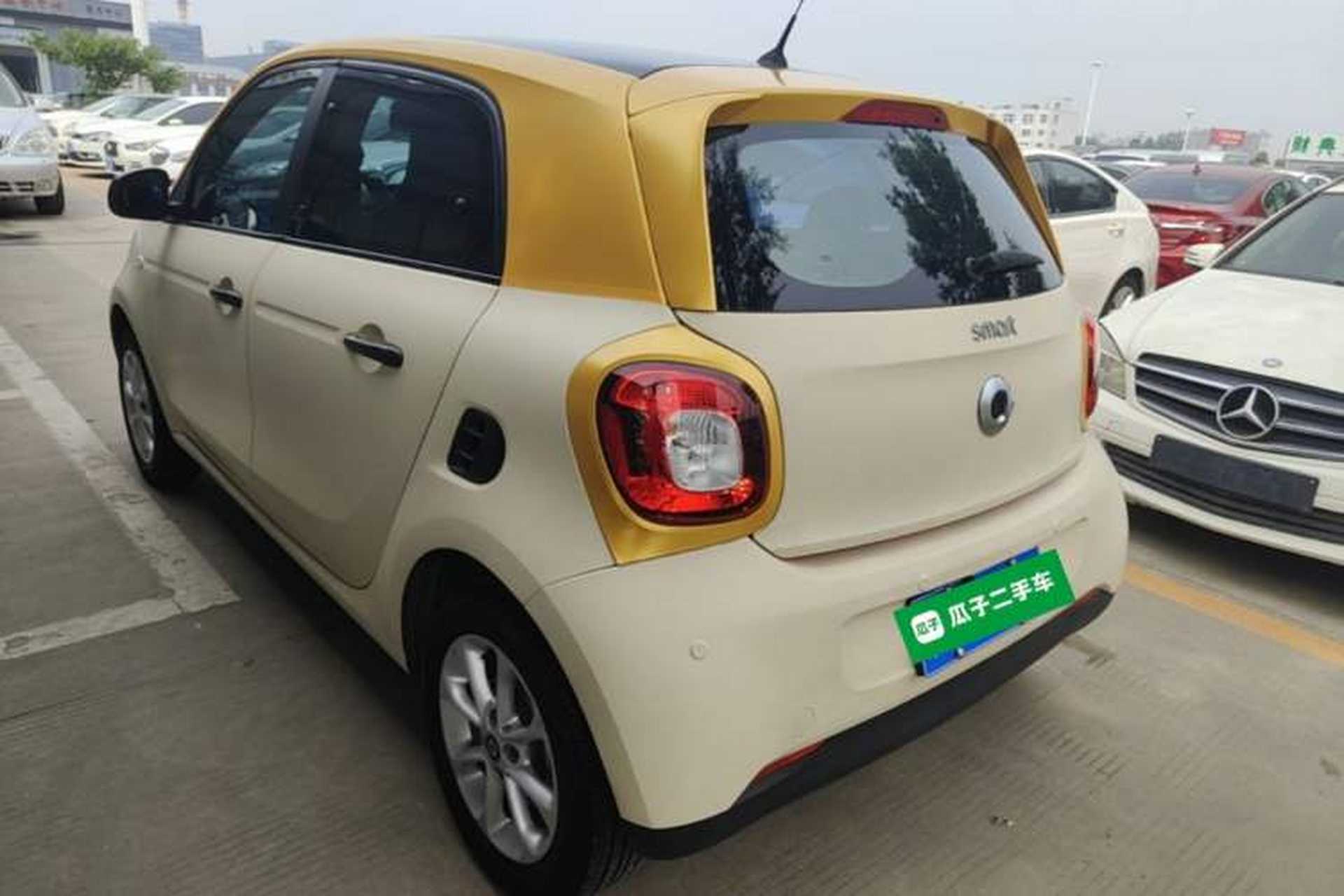 Used smart forfour 2016 1.0L 52 kW Dynamic Edition Rear Left 45 Deg