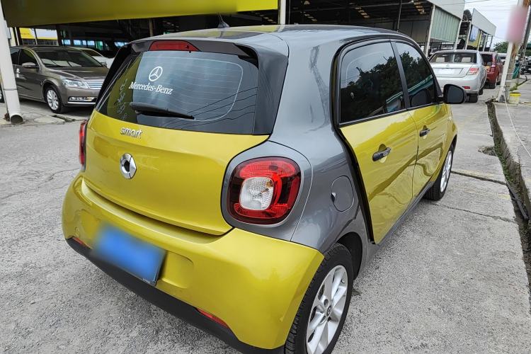 Used smart forfour 2016 1.0L 52 kW Dynamic Edition Rear Right 45 Deg