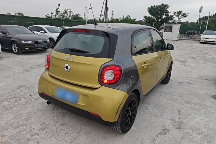 Used smart forfour 2016 0.9T 66 kW Pioneer Edition Rear Right 45 Deg