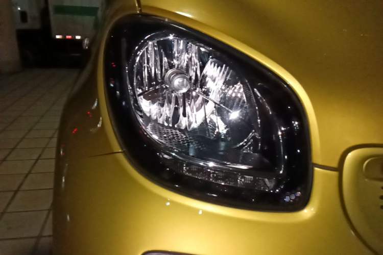 Used smart forfour 2016 1.0L 52 kW Dynamic Edition Right Front Headlight