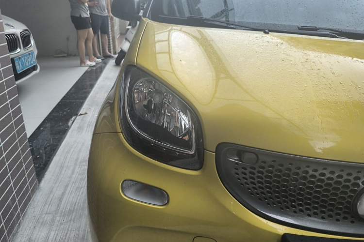 Used smart forfour 2016 1.0L 52 kW Passion Edition Right Front Headlight