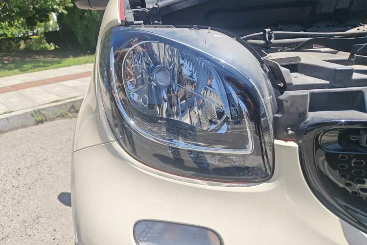 Used smart forfour 2016 1.0L 52 kW Passion Edition Right Front Headlight