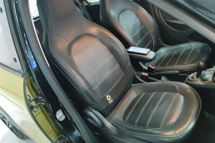 Used smart forfour 2016 0.9T 66 kW Pioneer Edition Right Front Seat