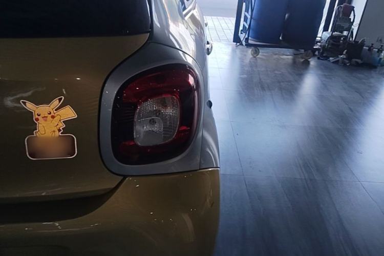 Used smart forfour 2016 0.9T 66 kW Pioneer Edition Right Rear Taillight