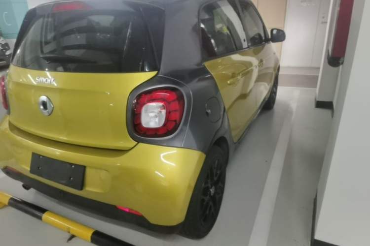Used smart forfour 2016 0.9T 66 kW Special Edition Right Rear Taillight