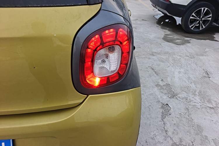 Used smart forfour 2016 0.9T 66 kW Pioneer Edition Right Rear Taillight