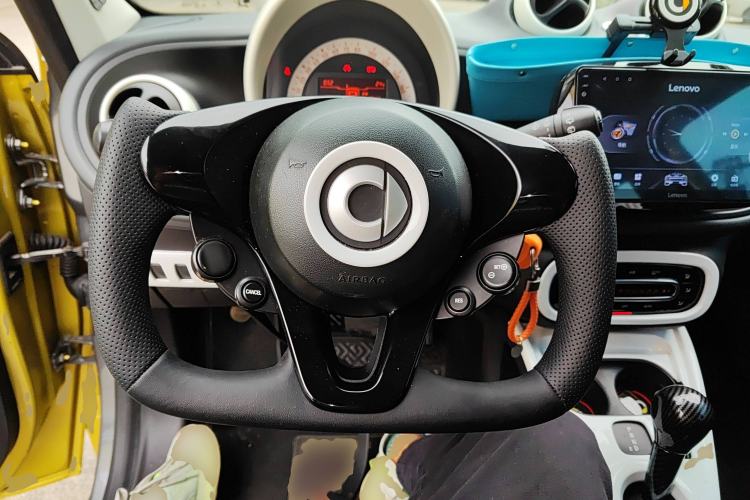 Used smart forfour 2016 1.0L 52 kW Dynamic Edition Steering Wheel