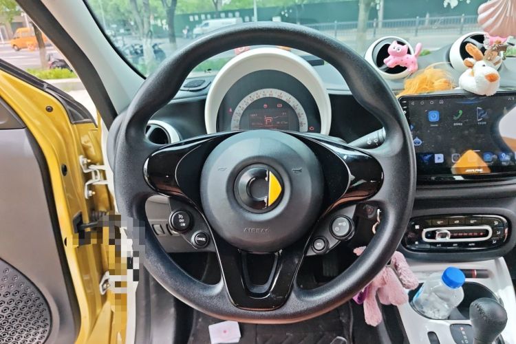 Used smart forfour 2016 1.0L 52 kW Dynamic Edition Steering Wheel