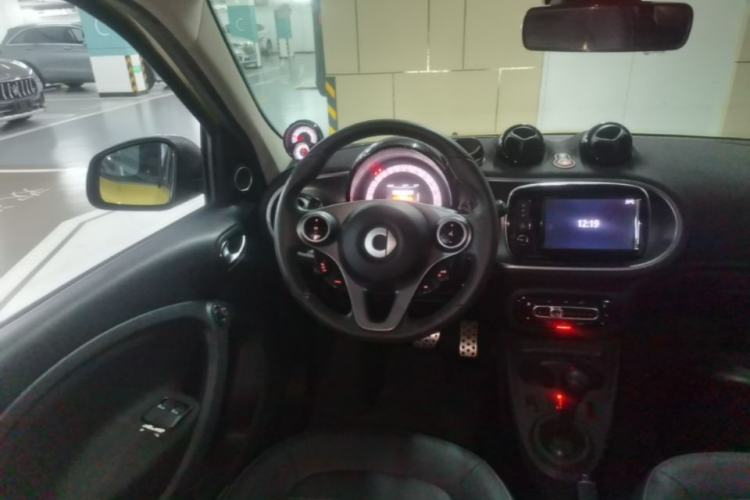 Used smart forfour 2016 0.9T 66 kW Special Edition Steering Wheel